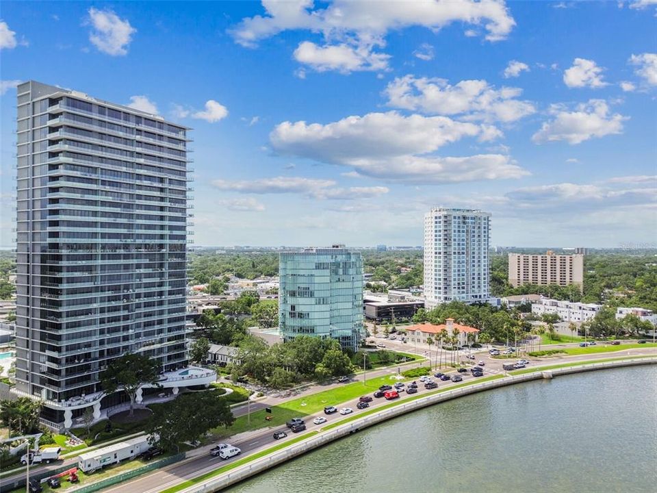 Active With Contract: $2,997,000 (3 beds, 3 baths, 2937 Square Feet)