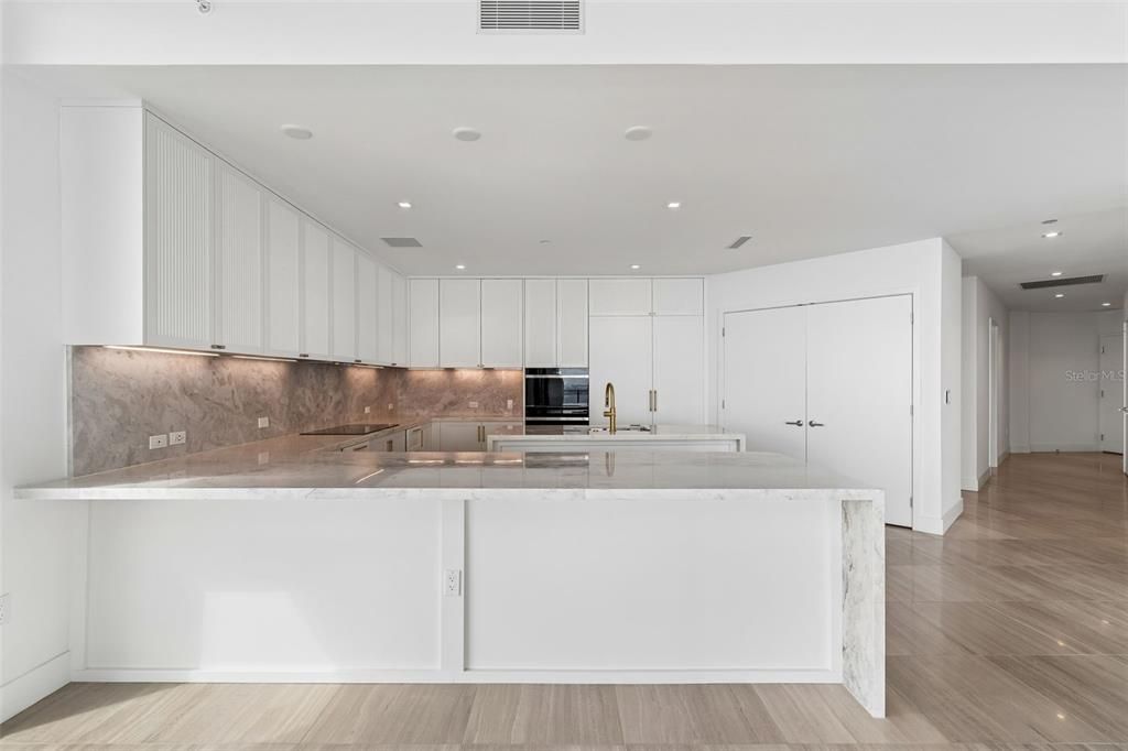 Active With Contract: $2,997,000 (3 beds, 3 baths, 2937 Square Feet)