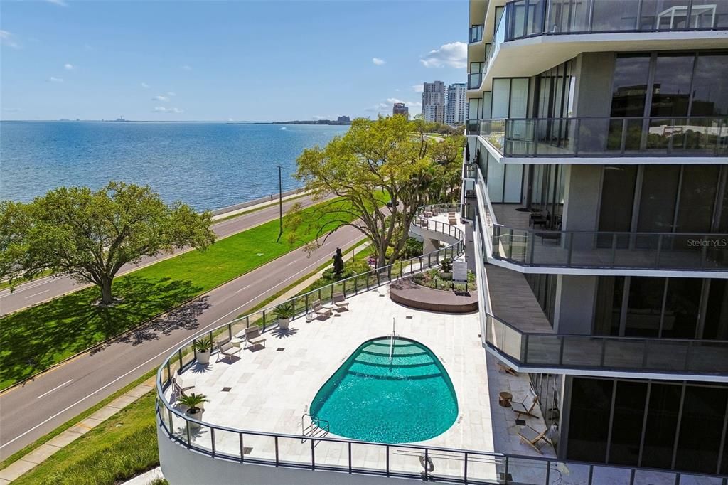 Active With Contract: $2,997,000 (3 beds, 3 baths, 2937 Square Feet)