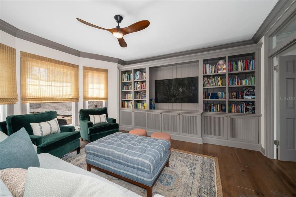 For Sale: $3,989,900 (5 beds, 6 baths, 8065 Square Feet)