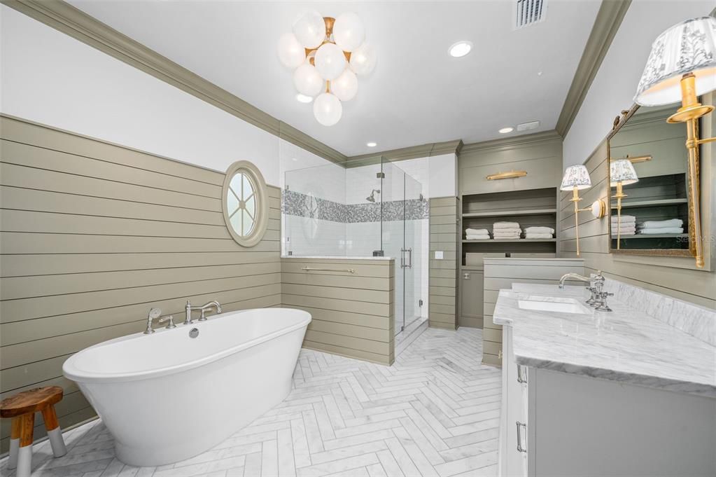 For Sale: $3,989,900 (5 beds, 6 baths, 8065 Square Feet)