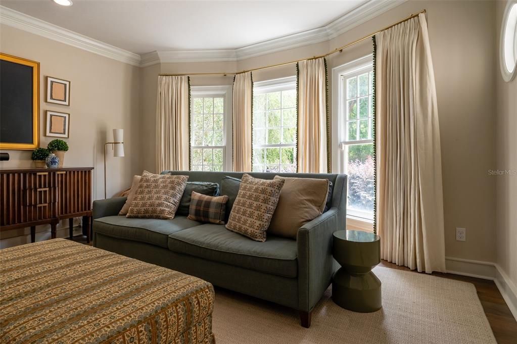 For Sale: $3,989,900 (5 beds, 6 baths, 8065 Square Feet)