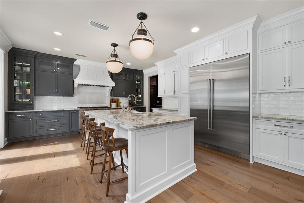 For Sale: $3,989,900 (5 beds, 6 baths, 8065 Square Feet)