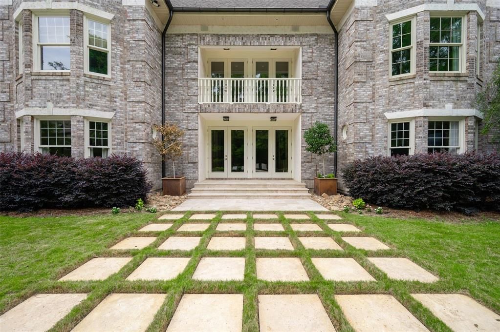 For Sale: $3,989,900 (5 beds, 6 baths, 8065 Square Feet)
