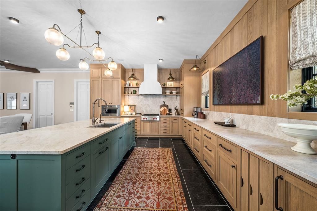 For Sale: $3,989,900 (5 beds, 6 baths, 8065 Square Feet)
