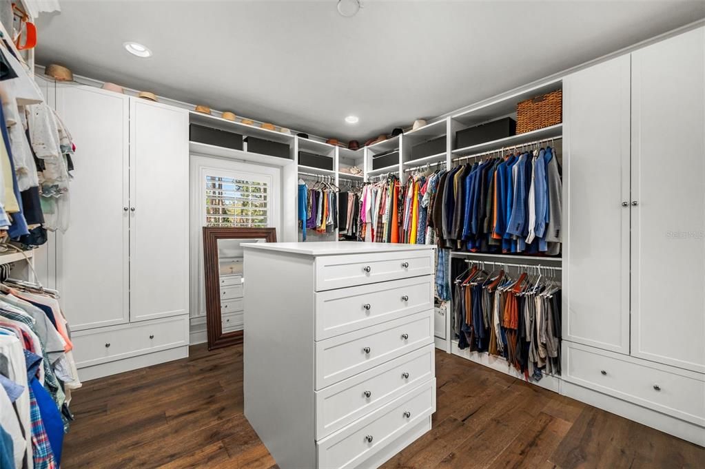 For Sale: $3,989,900 (5 beds, 6 baths, 8065 Square Feet)