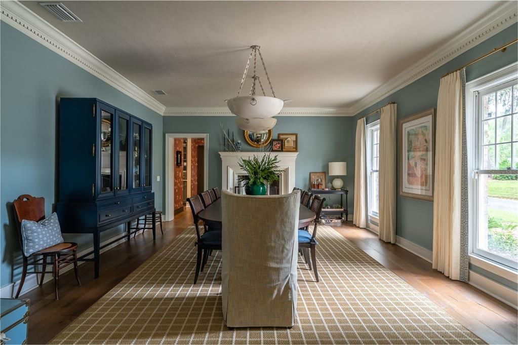 For Sale: $3,989,900 (5 beds, 6 baths, 8065 Square Feet)
