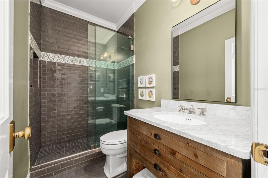 For Sale: $3,989,900 (5 beds, 6 baths, 8065 Square Feet)