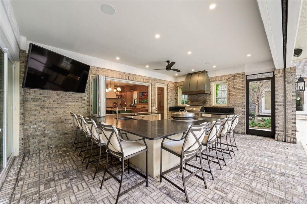 For Sale: $3,989,900 (5 beds, 6 baths, 8065 Square Feet)