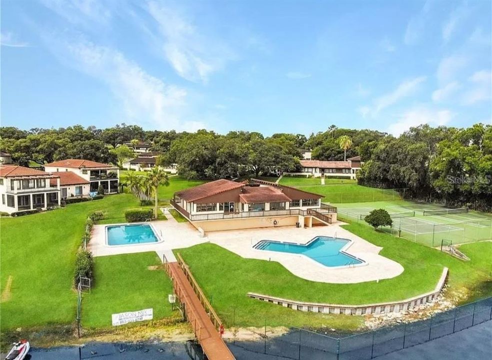 На продажу: $395,000 (4 спален, 2 ванн, 2700 Квадратных фут)