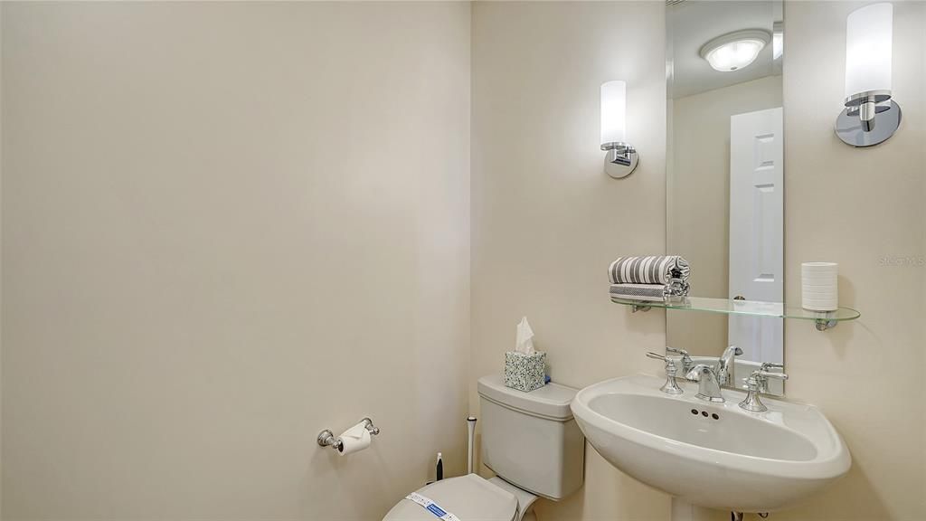 В аренду: $10,500 (2 спален, 2 ванн, 1707 Квадратных фут)