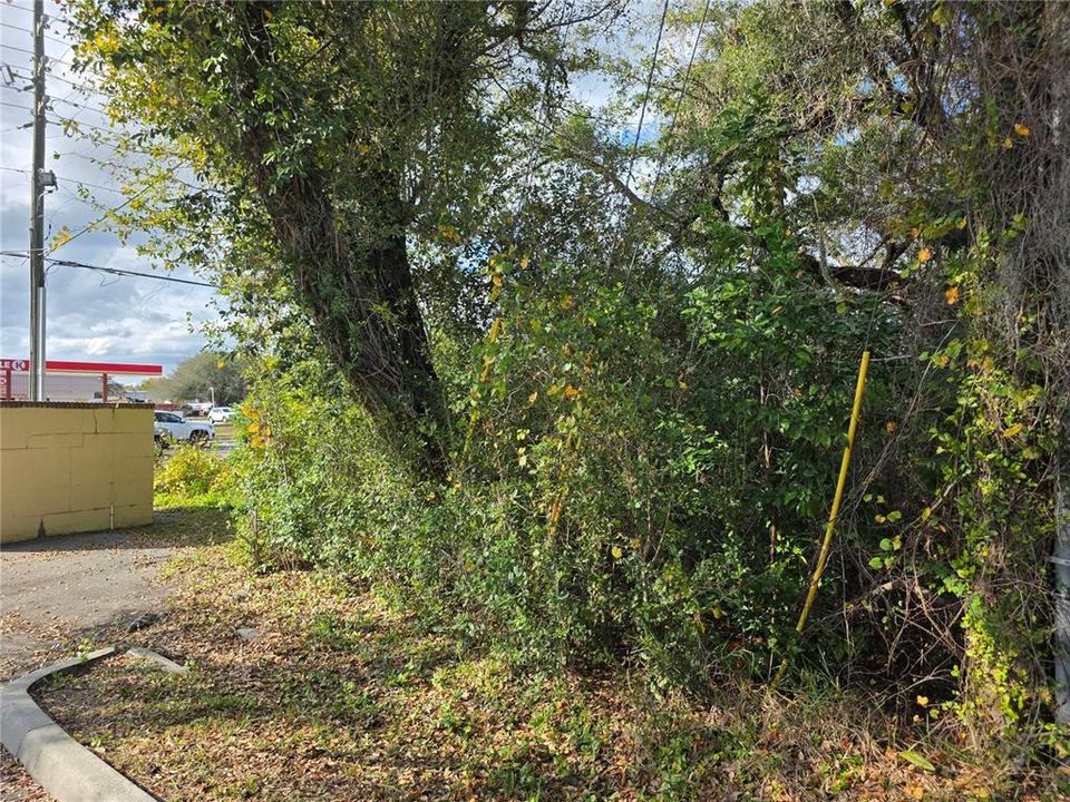 待售: $589,000 (0.86 acres)