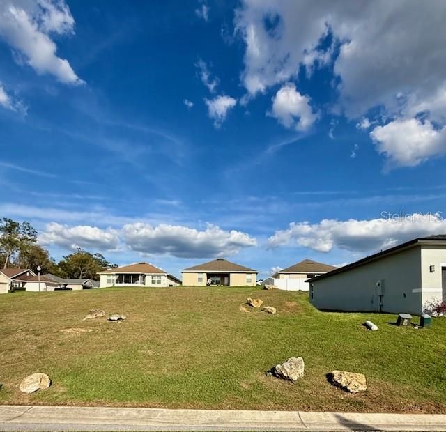 待售: $37,000 (0.13 acres)