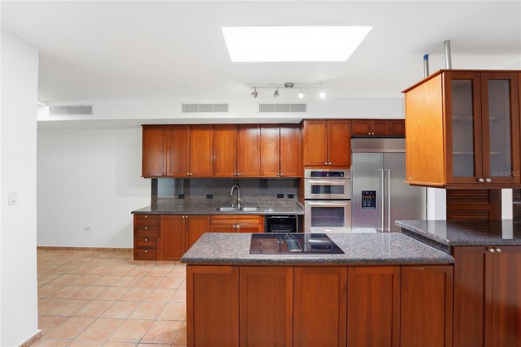 En Venta: $4,500,000 (3 camas, 3 baños, 3000 Pies cuadrados)