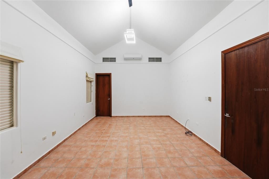 En Venta: $4,500,000 (3 camas, 3 baños, 3000 Pies cuadrados)