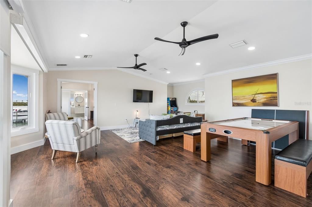 En Venta: $2,849,900 (4 camas, 4 baños, 3319 Pies cuadrados)