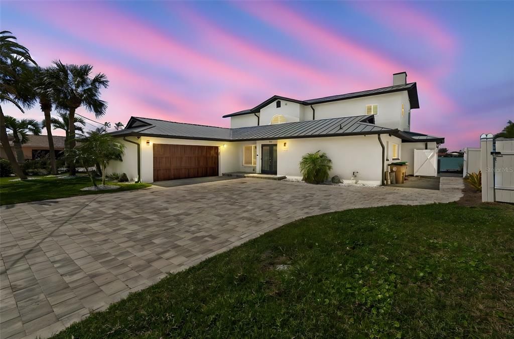 En Venta: $2,849,900 (4 camas, 4 baños, 3319 Pies cuadrados)