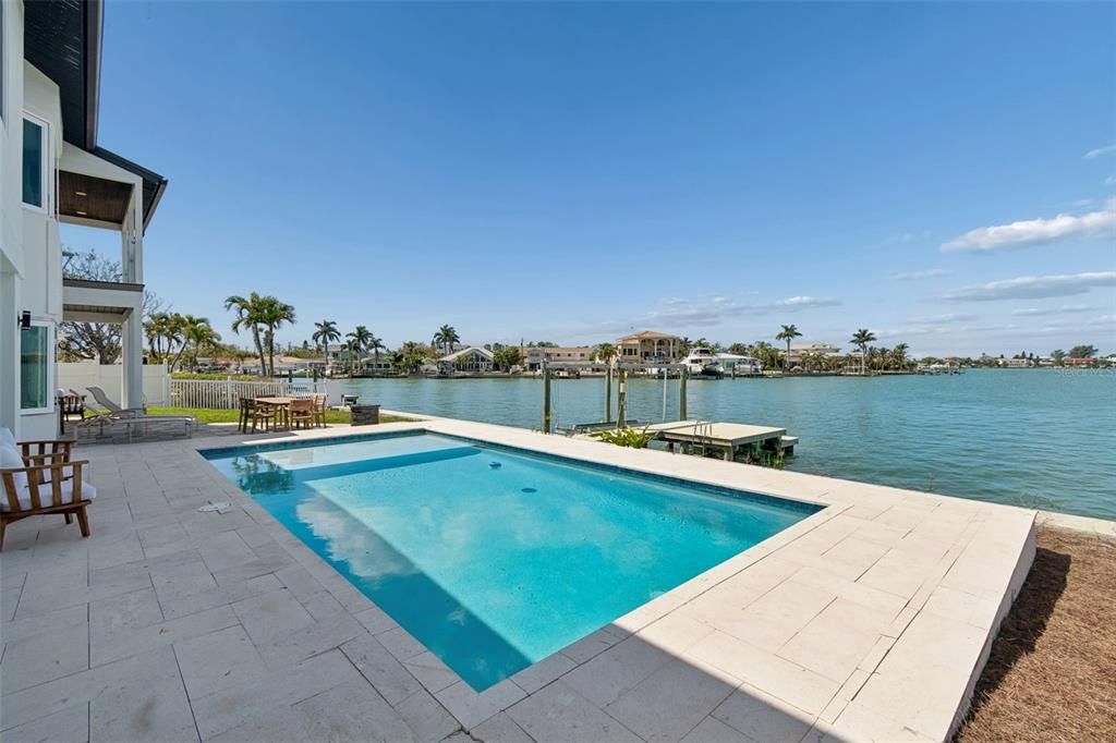 En Venta: $2,849,900 (4 camas, 4 baños, 3319 Pies cuadrados)