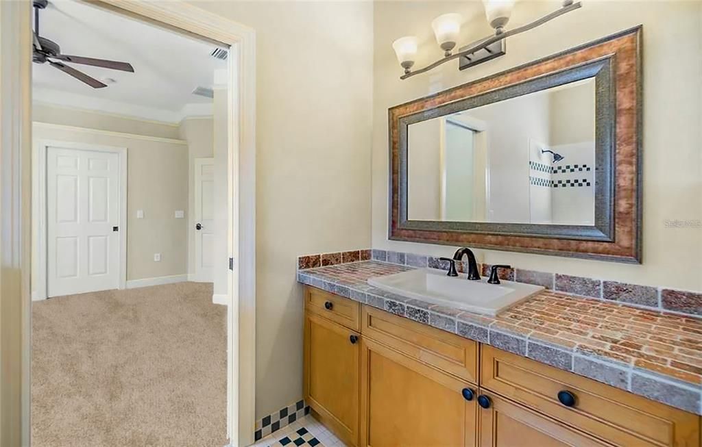 En Venta: $1,195,000 (4 camas, 3 baños, 3598 Pies cuadrados)