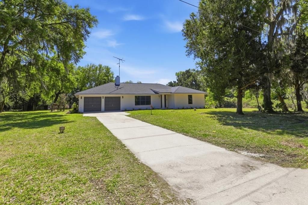 For Sale: $319,990 (3 beds, 3 baths, 1963 Square Feet)