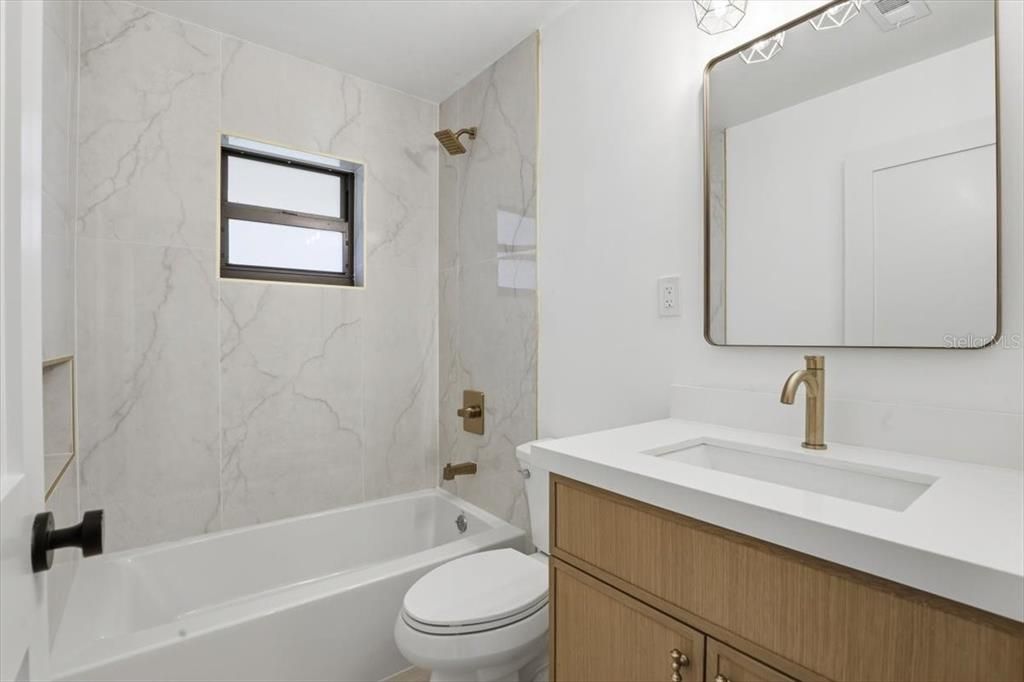For Sale: $319,990 (3 beds, 3 baths, 1963 Square Feet)