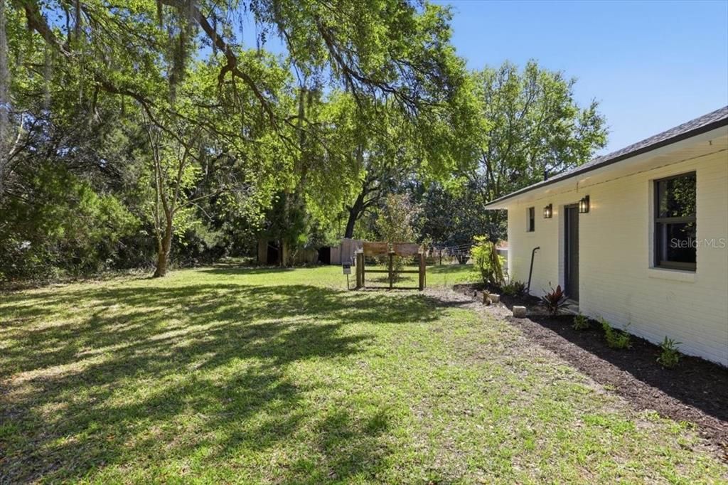 For Sale: $319,990 (3 beds, 3 baths, 1963 Square Feet)