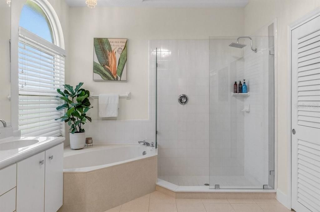 На продажу: $689,900 (4 спален, 2 ванн, 2620 Квадратных фут)