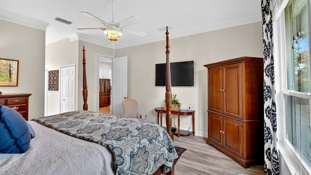 На продажу: $689,900 (4 спален, 2 ванн, 2620 Квадратных фут)