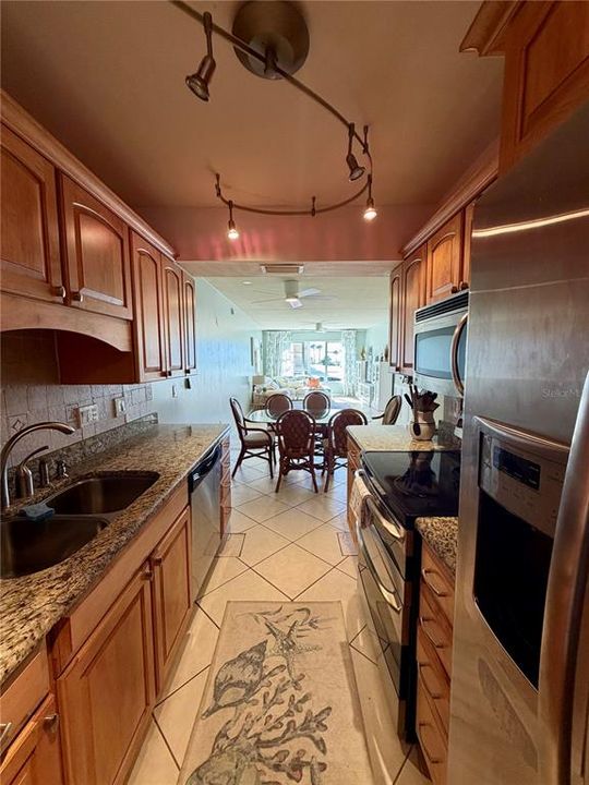 For Rent: $2,500 (2 beds, 2 baths, 1062 Square Feet)