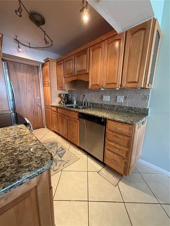 For Rent: $2,500 (2 beds, 2 baths, 1062 Square Feet)