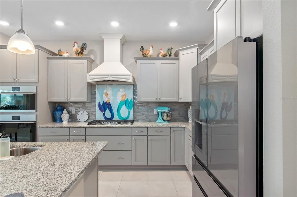 For Sale: $440,000 (2 beds, 2 baths, 1983 Square Feet)