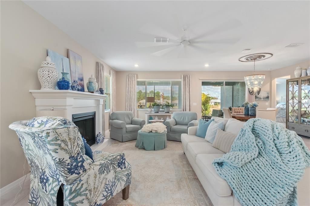 For Sale: $440,000 (2 beds, 2 baths, 1983 Square Feet)