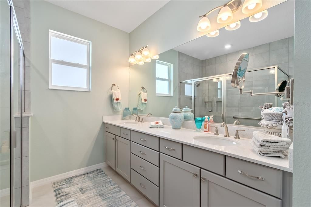For Sale: $440,000 (2 beds, 2 baths, 1983 Square Feet)