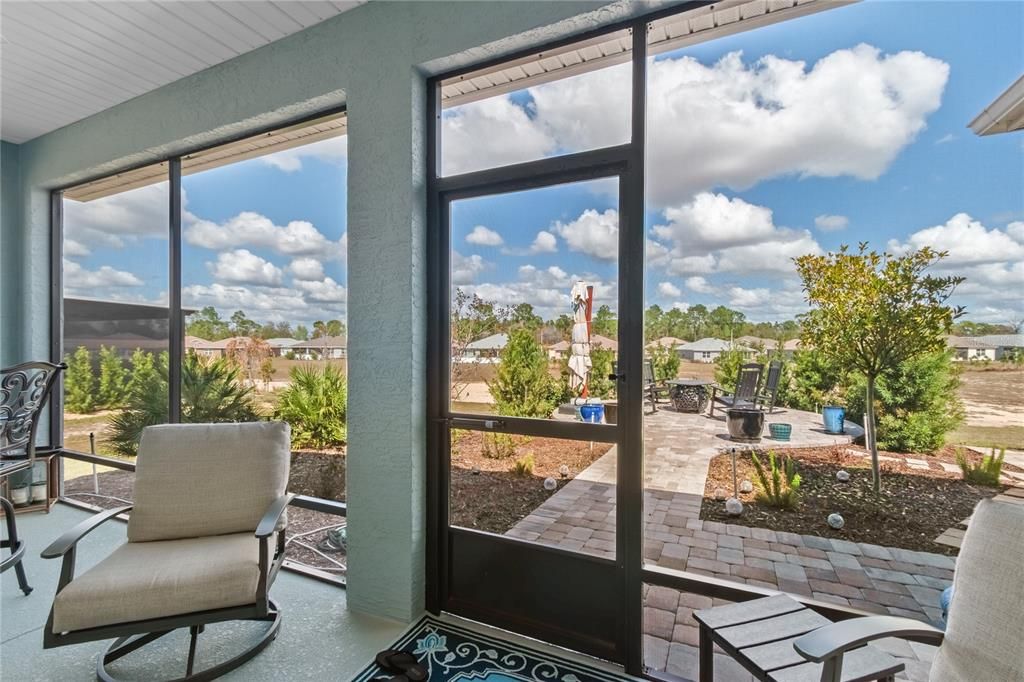 For Sale: $440,000 (2 beds, 2 baths, 1983 Square Feet)