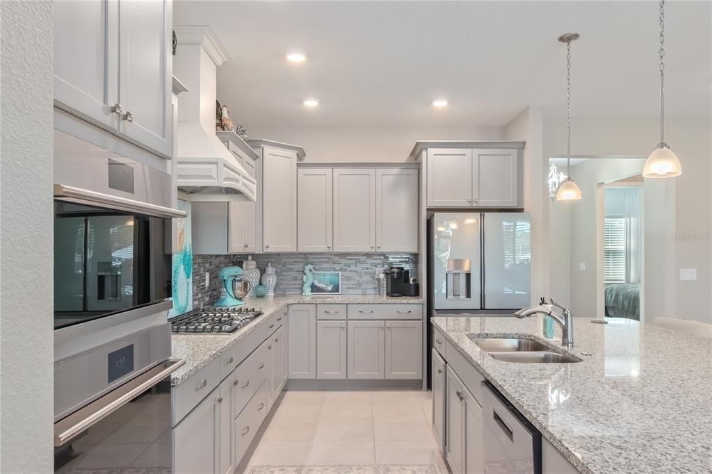 For Sale: $440,000 (2 beds, 2 baths, 1983 Square Feet)