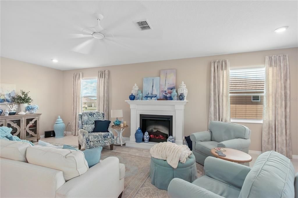 For Sale: $440,000 (2 beds, 2 baths, 1983 Square Feet)