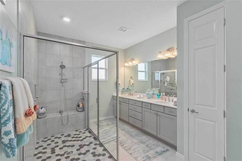 For Sale: $440,000 (2 beds, 2 baths, 1983 Square Feet)