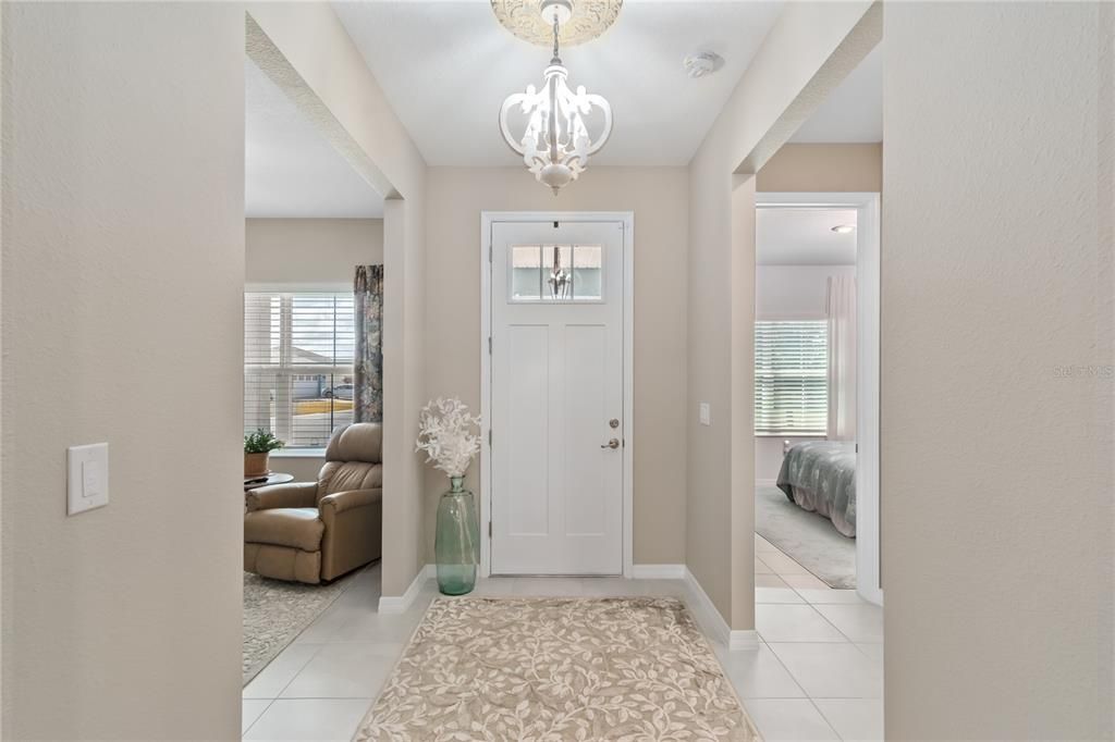 For Sale: $440,000 (2 beds, 2 baths, 1983 Square Feet)