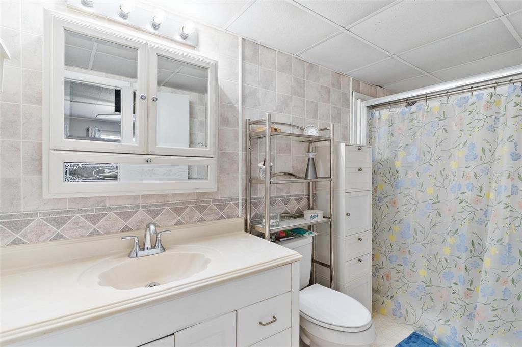 Activo con contrato: $369,000 (2 camas, 2 baños, 1392 Pies cuadrados)