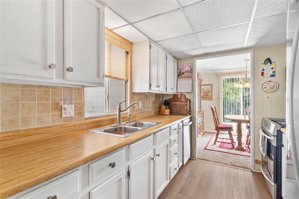 Activo con contrato: $369,000 (2 camas, 2 baños, 1392 Pies cuadrados)