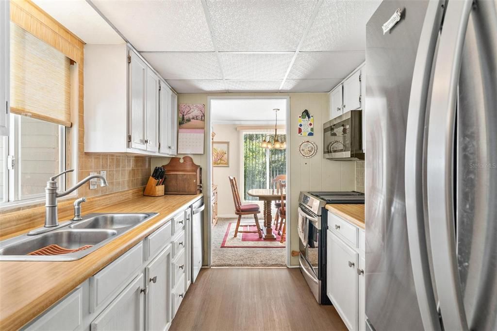 Activo con contrato: $369,000 (2 camas, 2 baños, 1392 Pies cuadrados)