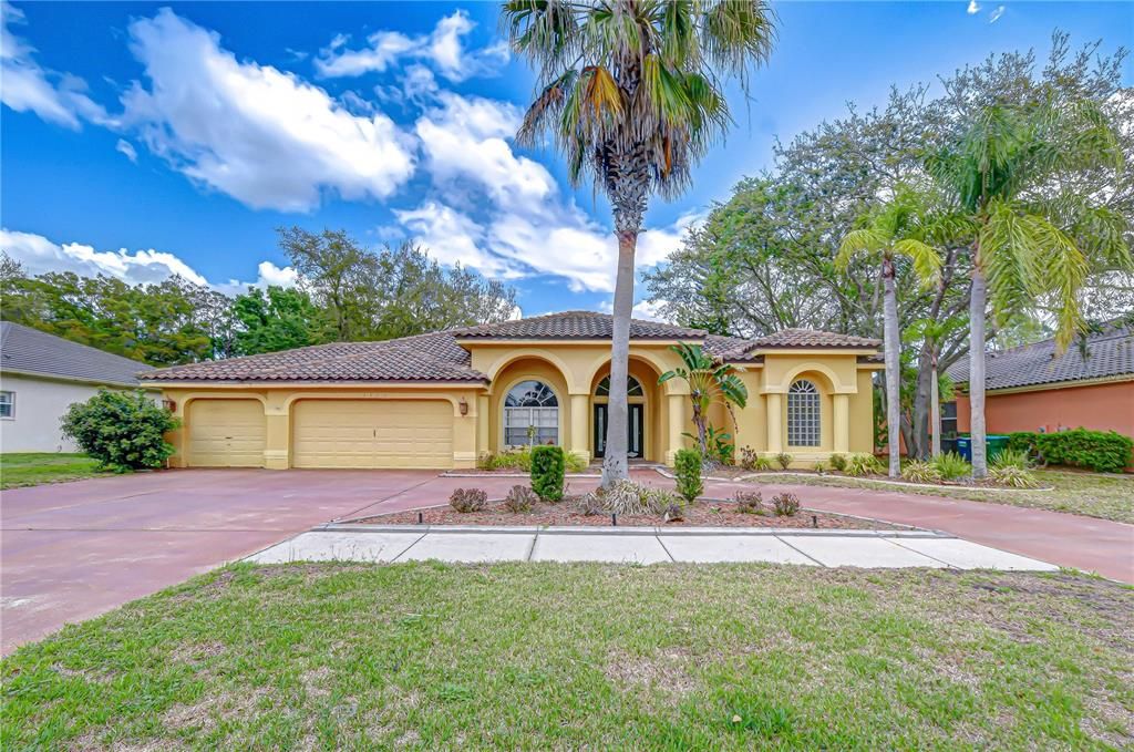 Под контрактом: $765,000 (4 спален, 3 ванн, 3026 Квадратных фут)