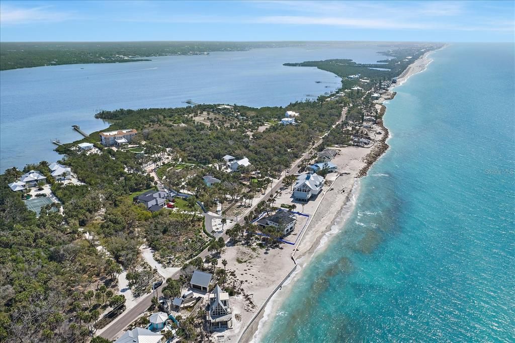 En Venta: $1,290,000 (0.44 acres)