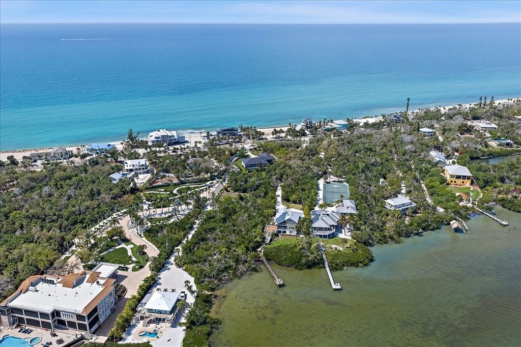 En Venta: $1,290,000 (0.44 acres)