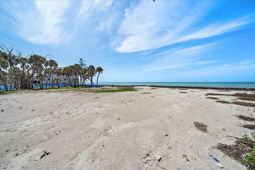 En Venta: $1,290,000 (0.44 acres)