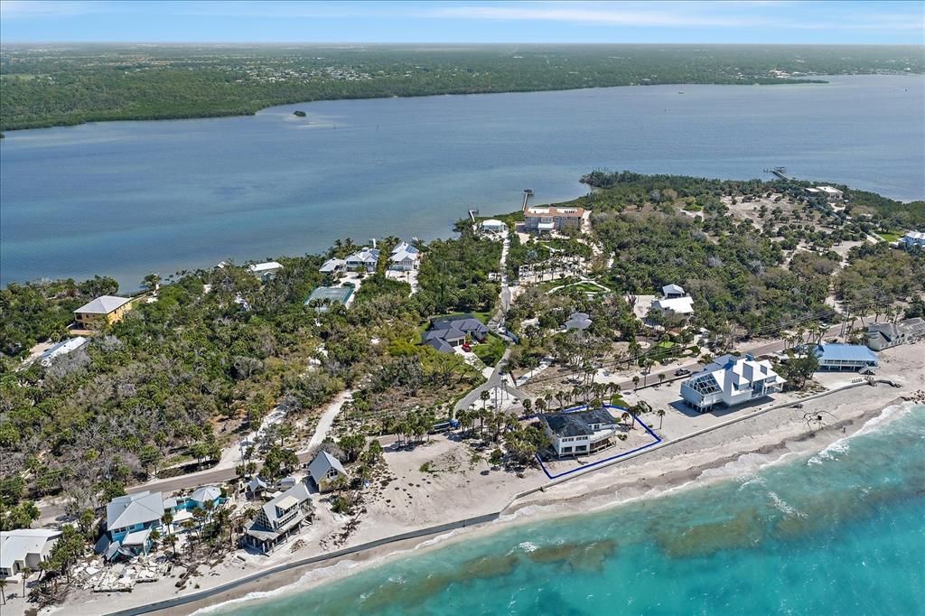 En Venta: $1,290,000 (0.44 acres)