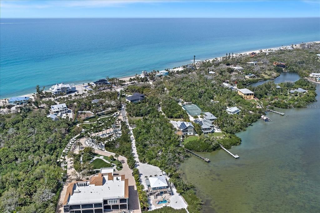 En Venta: $1,290,000 (0.44 acres)