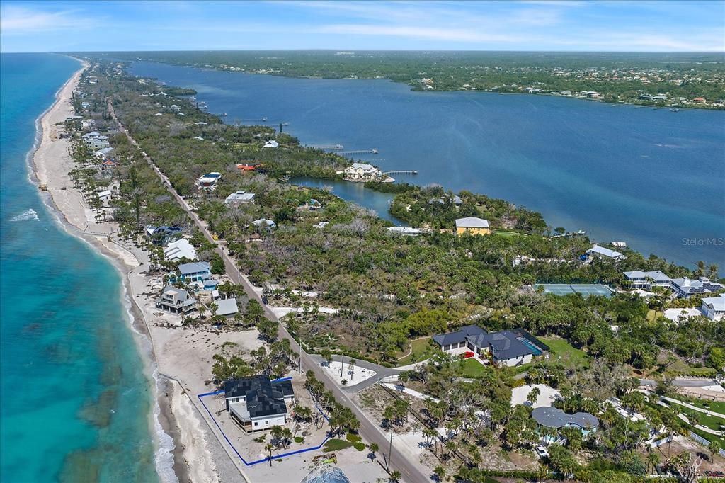 En Venta: $1,290,000 (0.44 acres)