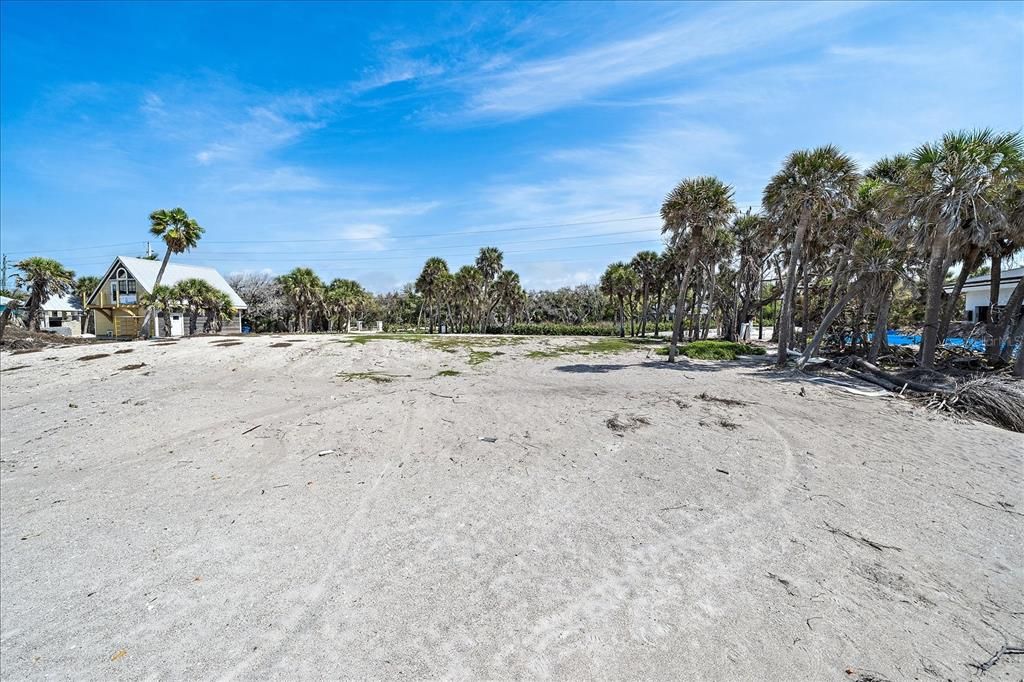 En Venta: $1,290,000 (0.44 acres)