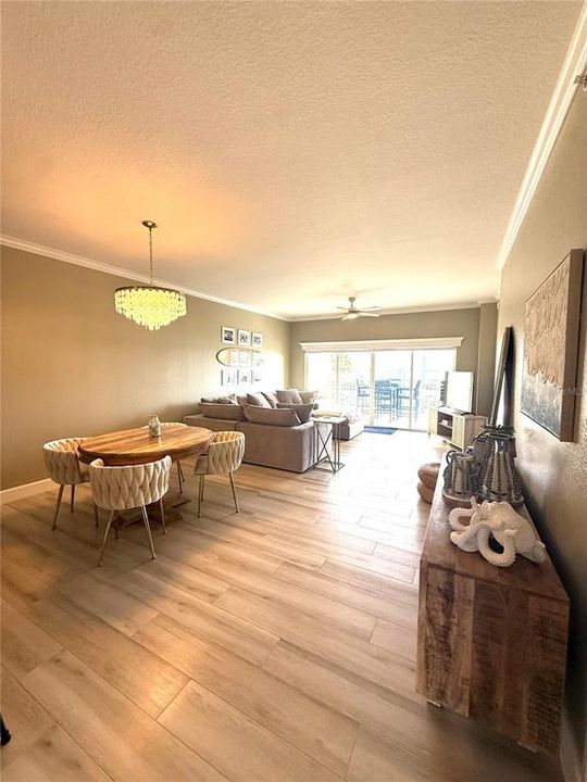 En Venta: $700,000 (2 camas, 2 baños, 1350 Pies cuadrados)